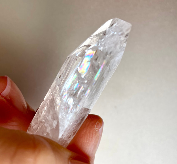 現品 ピンクダンビュライト ポイント 虹入り 天然石 原石 浄化 お守り