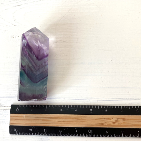 エンゼルフェザーのフローライト  ポイント　癒し　バイカラー　フェザー　天然石  インテリア雑貨 3枚目の画像