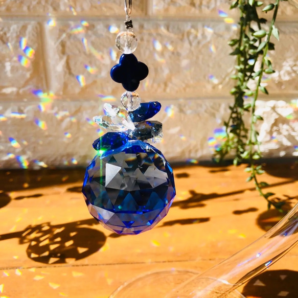 サンキャッチャー ガラススタンド付き 40mm 天然石 魔除け ラピスラズリ  虹が出るインテリア ガラス 6枚目の画像
