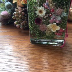 リースが入ったハーバリウム　花カンザシと千日草　母の日　ギフト　花　植物　ピンク 3枚目の画像