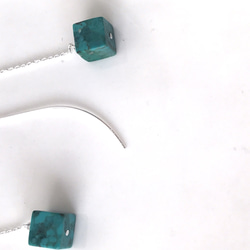 Cube turquoise silver925 ウェーブチェーンピアス　ロング　アクセサリー　天然石　ターコイズ 3枚目の画像
