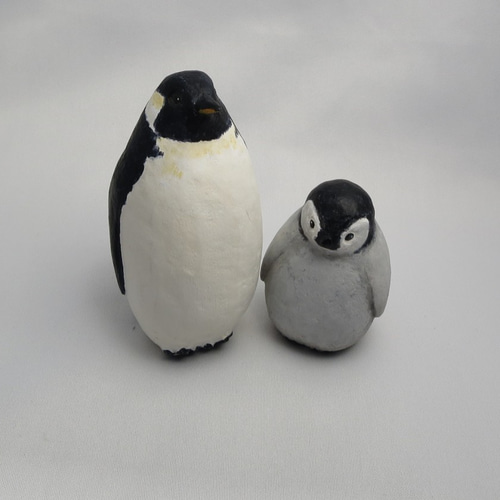 皇帝ペンギンの親子 木で作った置物 木彫り・鳥好きさんへ
