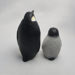 皇帝ペンギンの親子　木で作った置物　木彫り・鳥好きさんへ 2枚目の画像