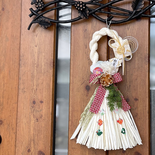 2022正月】タッセル正月飾り白/ホワイト（幅20×丈38cm） しめ縄