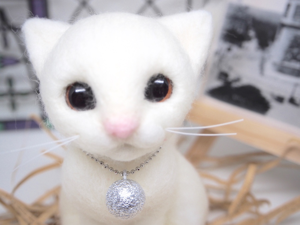 babythree 800% AI 白猫ちゃん　オイル目バブちゃん L L Lサイズ 白猫ちゃん 猫 ふわふわ 置物 受注商品 羊毛