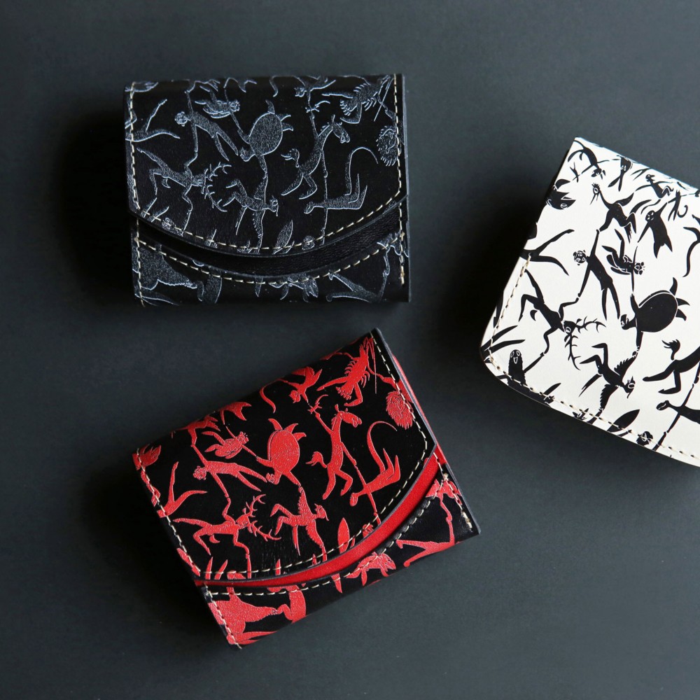 小さいふ。ペケーニョ 偉人シリーズ 「手塚治虫 ブッダ （ブラック×レッド）」栃木レザー黒