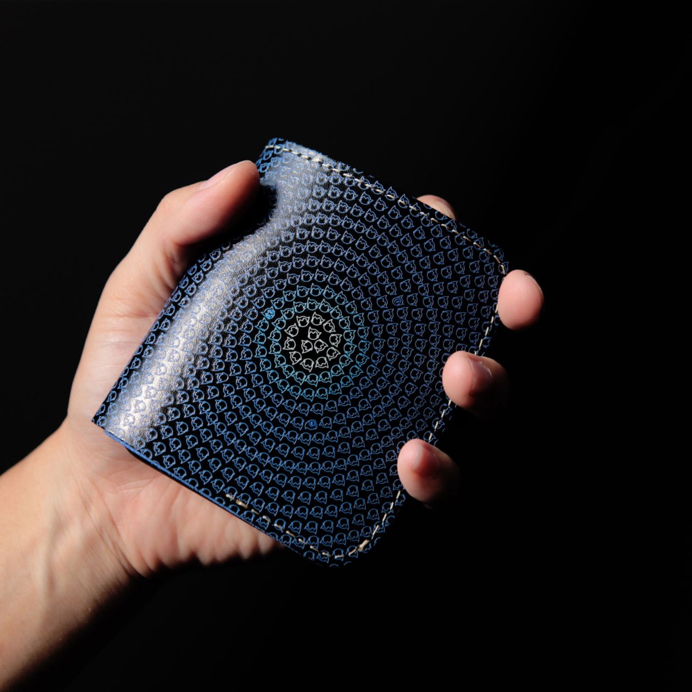 小さいふ。コンチャ 「手塚治虫 「鉄腕アトム」 Cool」栃木レザー黒 ミニ財布