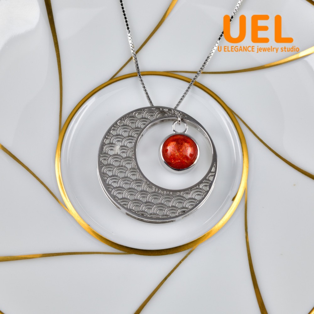 月とサンストーン　ペンダントトップ　青海波模様　SILVER925