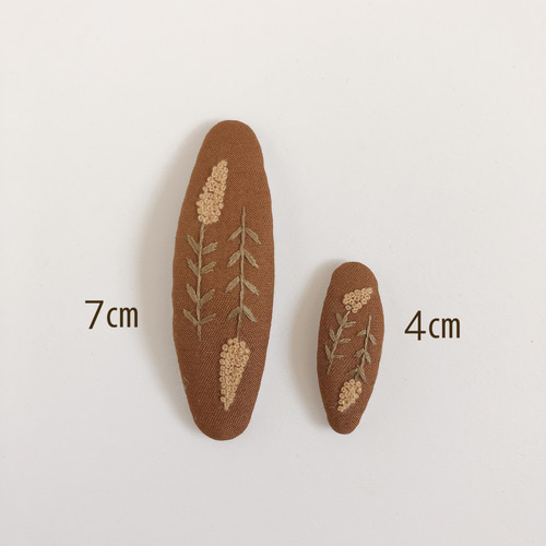 ◉フラワー刺繍 パッチンピン（ブラウン）◉（4㎝） 雑貨・その他 