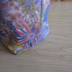 オーダー品　ラミネート　ボタニカル　花柄　ブルー＆ピンク系　ショルダートートバッグ　天井ファスナーで安心です　 4枚目の画像