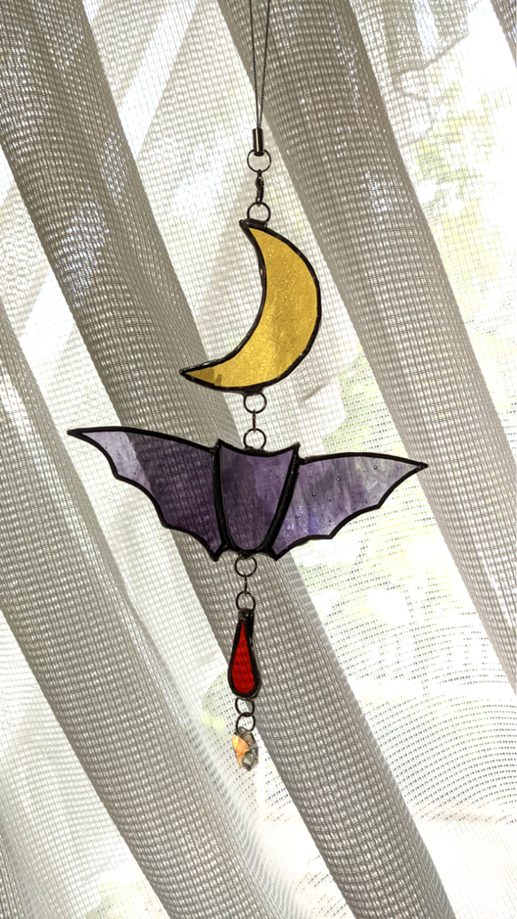 月と紫のコウモリのサンキャッチャーA 6枚目の画像