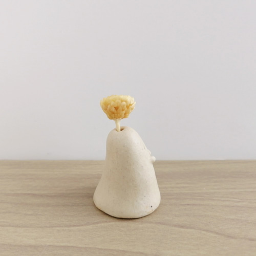陶器オブジェ　作家物　分割陶箱➕丸い一輪挿し鈴音➕陶器お香立て　オマケ付き flowerbase_01osio.jpg