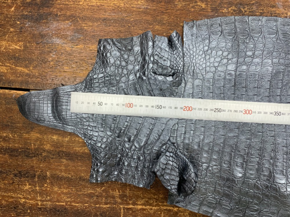 ワニ革　マット　ブルーシルバー