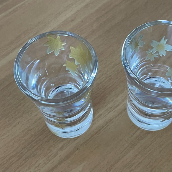 「春秋」蒔絵ポリカーボネート製ショットグラス　日本酒グラス　ペア 3枚目の画像