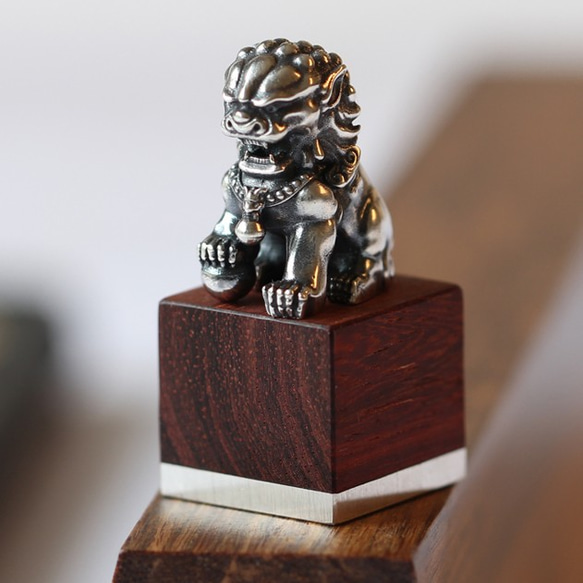 小さなライオンシール、書道内接シール、シールの彫刻は、純銀は小さな装飾をサンダルウッド象眼します認印実印銀行印いんかんお 2枚目の画像