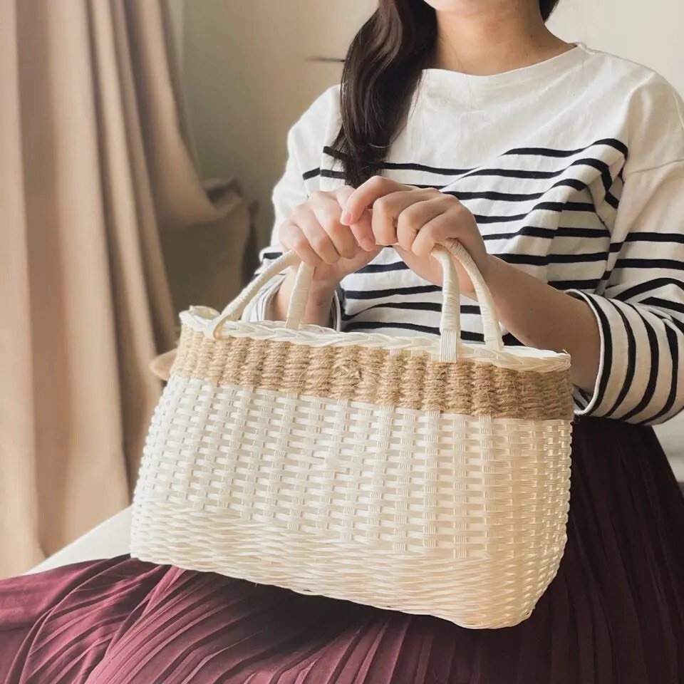 ハンドメイド　お花もりもり麻紐バック
