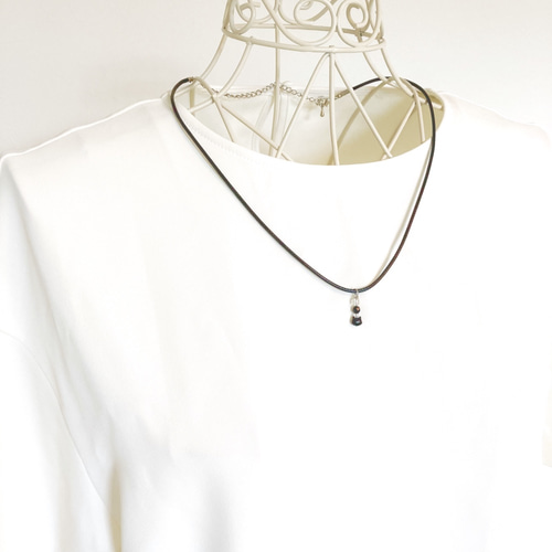 黒猫×オニキス＆水晶のメンズレザーネックレス – シンプルで軽量な