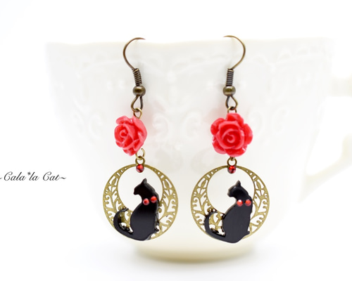 キャララキャット 薔薇と黒猫の金古美ピアス イヤリング アクセサリー