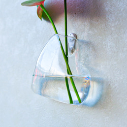 倒れない花瓶☆癒しガラス雑貨♪フック付き 壁掛け花瓶　ハート 4枚目の画像