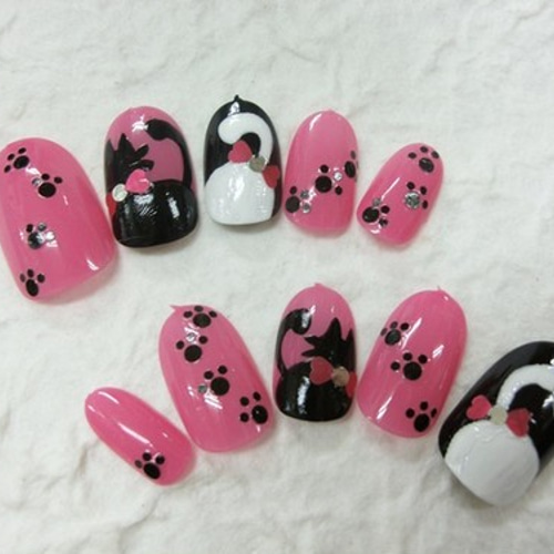 クリックポスト発送込み) 猫と足跡でネイルチップ ジェル使用作品