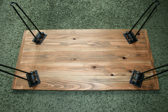 杉の無垢材を使った折り畳みテーブル 2枚目の画像