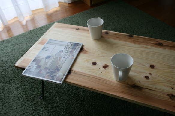 [sale]杉の無垢材を使った折り畳みテーブル（ナチュラル） 1枚目の画像