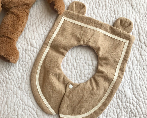 くま耳セーラー風スタイ 防水 ベージュ／ホワイト スタイ・よだれかけ