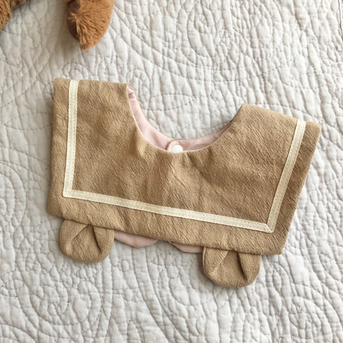 くま耳セーラー風スタイ 防水 ベージュ／ホワイト スタイ・よだれかけ