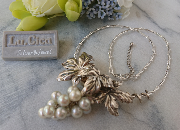 あこやバロック真珠オメガネックレス 革製チョーカーに変更も可