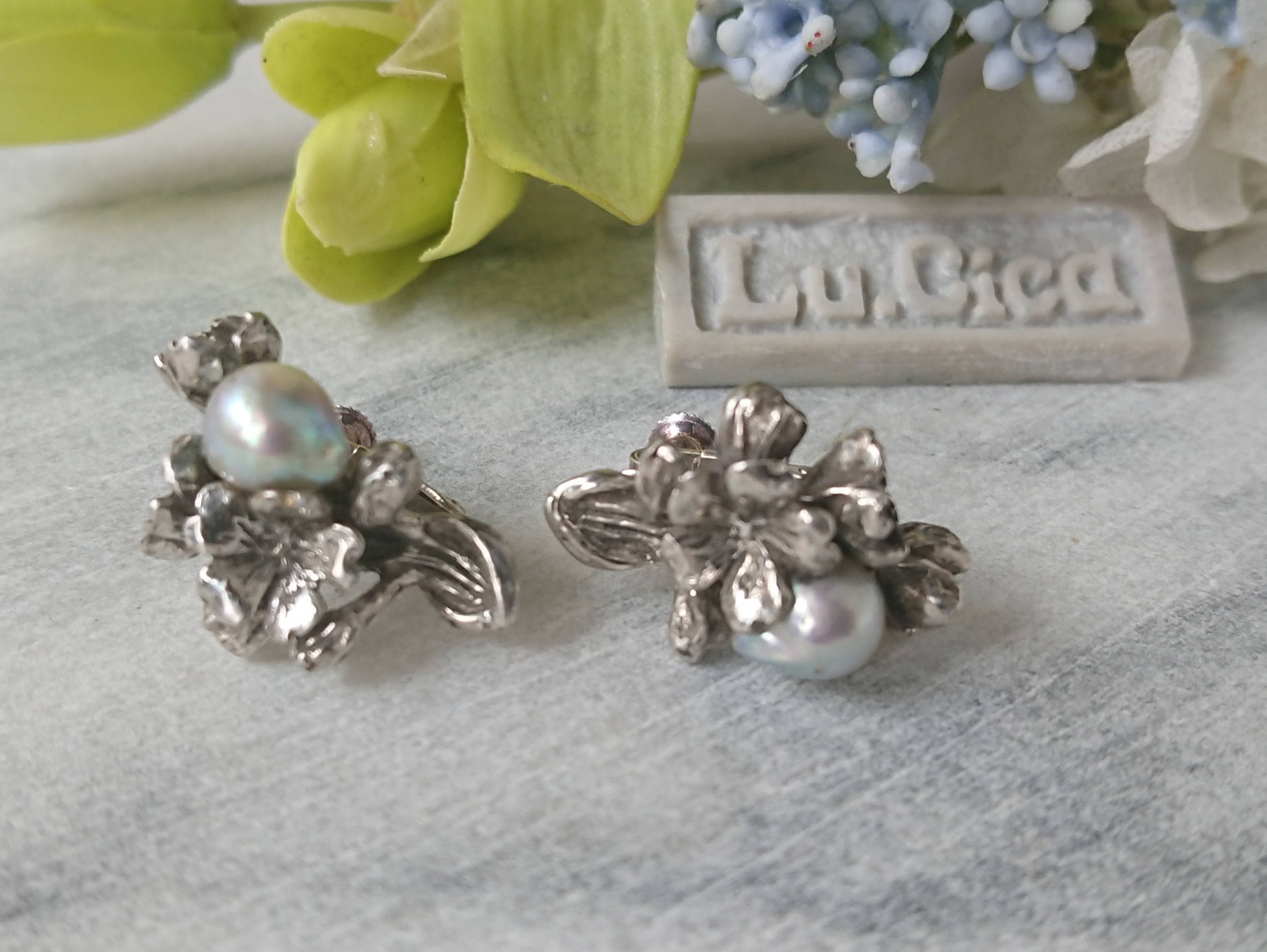 桜ハンドメイド2023 在庫処分します 桜のsilverイヤリング 世界で１つだけのあこやバロック真珠