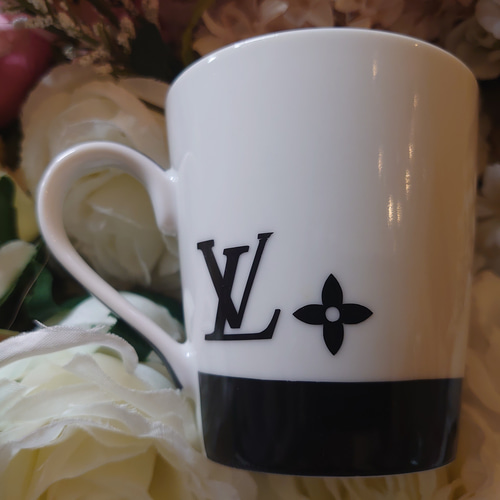 LOUIS VUITTON - ルイヴィトン　マグカップ FONDATION LOUIS VUITTON＞マグカップ – カチモ | カチあるモノ
