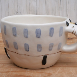 ネコのマグカップ（てんてん模様） 2枚目の画像