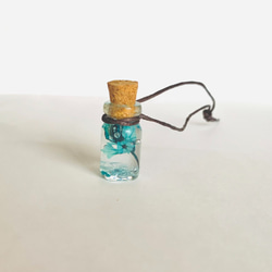 小藍花玻璃瓶鑰匙圈 第1張的照片