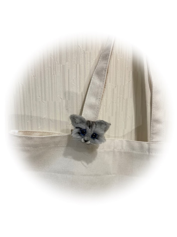 うちのコ　愛猫　羊毛フェルトねこブローチ　アメショーブローチ　　ハンドメイドねこブローチ　chimaねこ　ぬいぐるみねこ 4枚目の画像