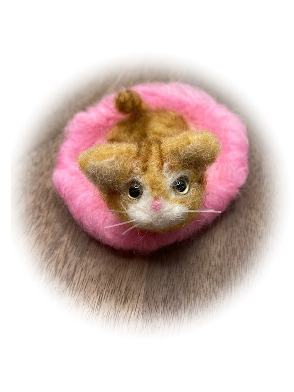 うちのコ　愛猫　羊毛フェルトねこキャットベッドシリーズ猫　茶トラ　ハンドメイドねこ　chimaねこ 3枚目の画像