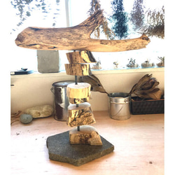 輪切り流木　スタンド　変わったアート 2枚目の画像