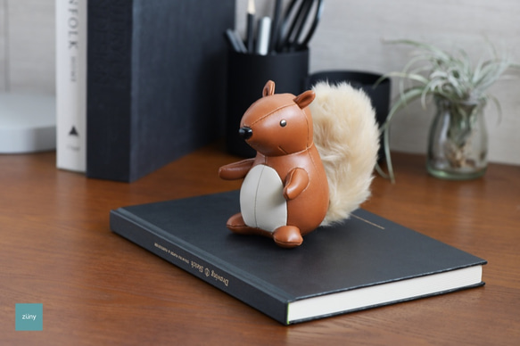 Zuny - Squirrel 松鼠造型動物書擋 (棕色) - ZCBV01171014 第5張的照片