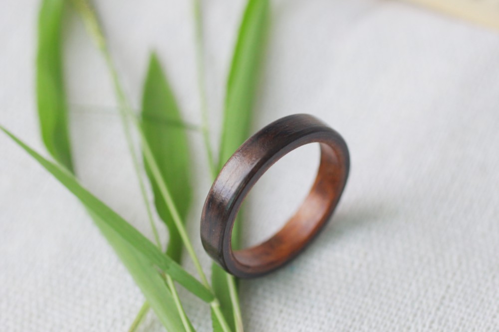 黒檀とスネークウッドの木の指輪(ウッドリング) - 刻印可能