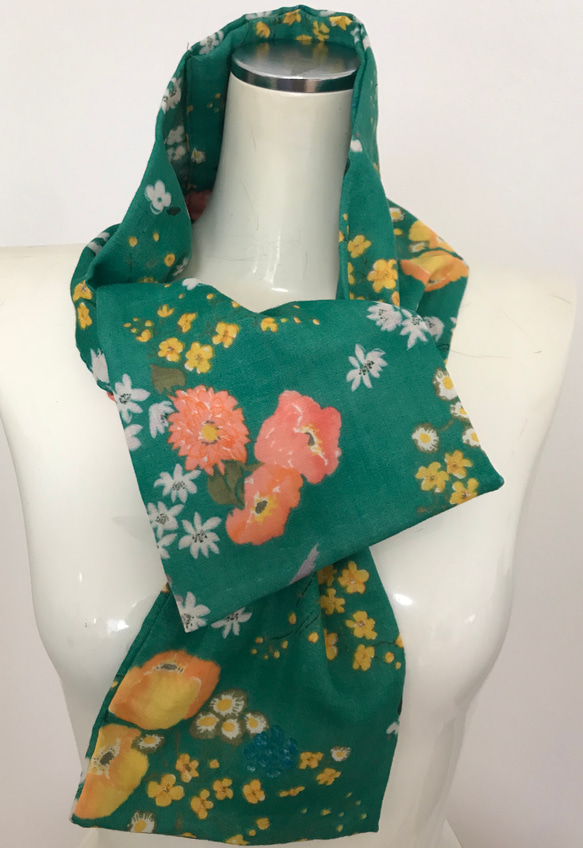 クーラーネック　保冷剤ポケット付きスカーフ 爽やかグリーン花柄 2枚目の画像