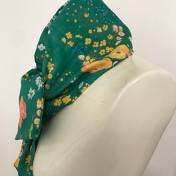 クーラーネック　保冷剤ポケット付きスカーフ 爽やかグリーン花柄 3枚目の画像