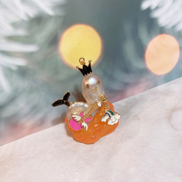 天然淡水バロックパールの妖精モチーフペンダントトップ　スワロフスキーストーン 5枚目の画像