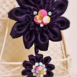 布花のブローチ －くるみボタンの飾り－ 1枚目の画像