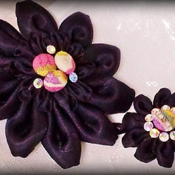 布花のブローチ －くるみボタンの飾り－ 4枚目の画像