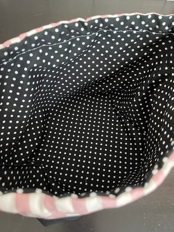 裏地付きマチあり巾着袋/お弁当袋/給食袋  格子柄(くすみピンク)×黒 (モノクロドット) 3枚目の画像