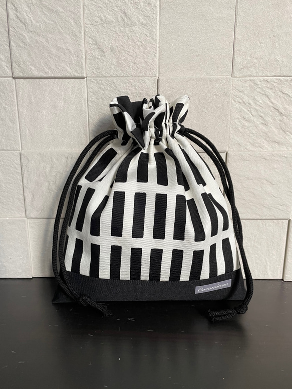 裏地付き巾着袋 格子柄(モノクロ)×黒 (ブラックストライプ) 巾着袋