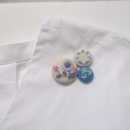 フェルト お花 の 刺繍ブローチ ／ ナチュラル ナチュラルブローチ
