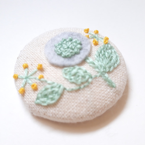 フェルト お花 の 刺繍ブローチ ／ ナチュラル ナチュラルブローチ