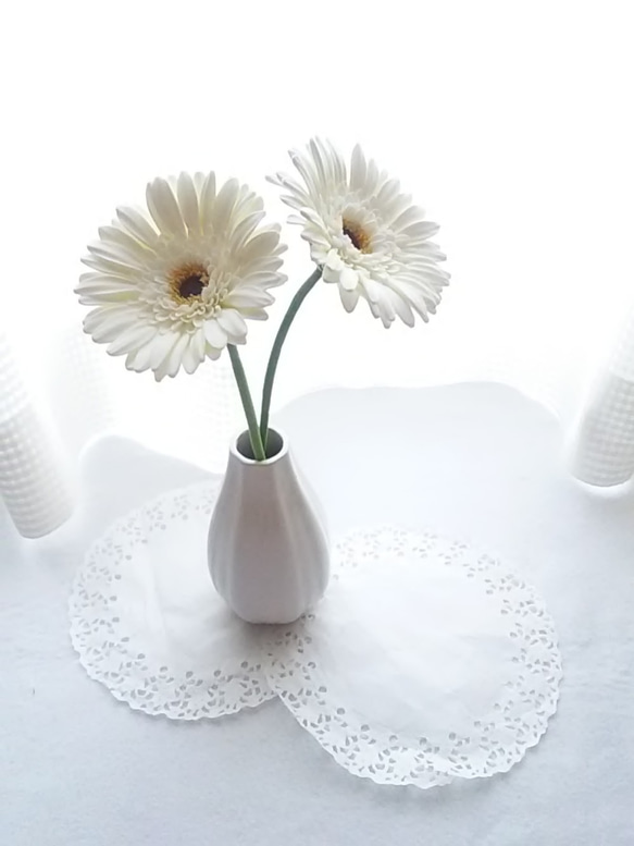 ❁Black Core・Off-White Clay Flower Gerbera 2 件套，室內花，單花瓶❁ 第4張的照片