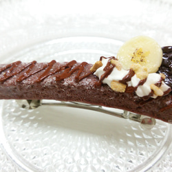 チョコレートケーキのバレッタ 1枚目の画像