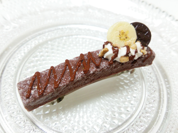 チョコレートケーキのバレッタ 3枚目の画像
